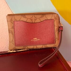 Coach Wristlet Brown and Red